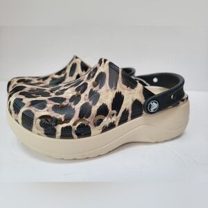 Crocs Women's Baya Platform Printed Clogs Size 7